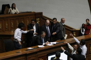 Fracción 16 de Julio: Sin quorum y sin debate, la AN aprueba falso diálogo que favorece al régimen