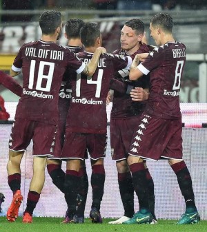Torino trepa con una goleada a Cagliari 5-1