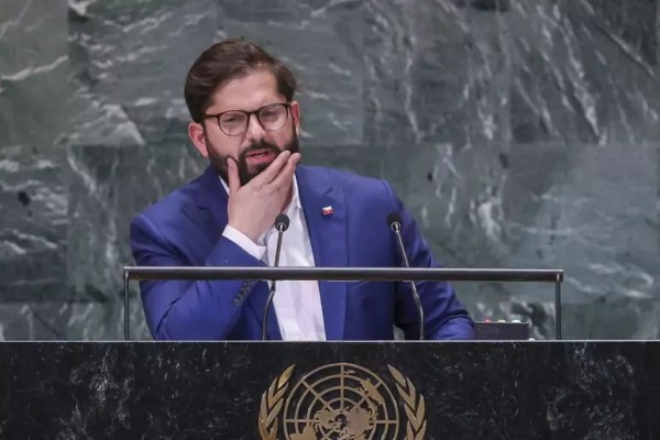 Il Venezuela ordina la chiusura di due consolati cileni