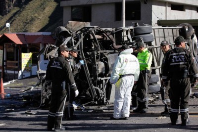 Venezolanos entre los 24 muertos en accidente de autobús en Ecuador