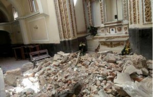 Messico - Più di 200 morti per il terremoto, una parola e un gesto fra i cristiani: solidarietà