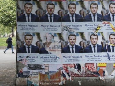 Vigilia di voto in Francia, tra scongiuri e attacchi hacker a Macron
