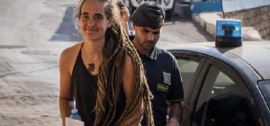 Il gip non ha convalidato l&#039;arresto di Carola Rackete, la comandante è libera