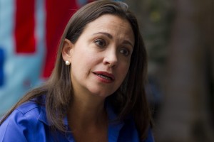 Mensaje de María Corina a la FAN: Ni instrumento de represión, ni responsable del hambre
