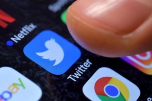 La &quot;puerta trasera&quot; del iPhone bajo llave