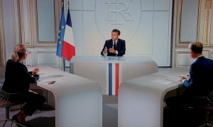 Macron annuncia il coprifuoco a Parigi e nelle zone della Francia più a rischio