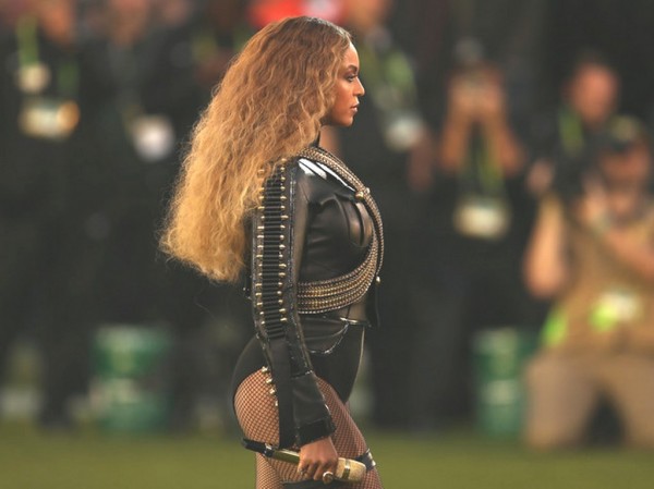 Beyoncé regina assoluta degli Mtv Awards