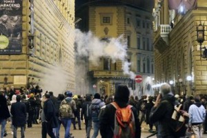 Scontri a Firenze a corteo contro Dpcm