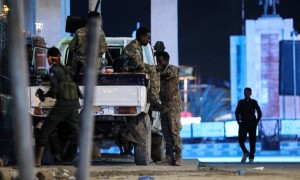 Le forze di sicurezza pattugliano i dintorni dell&#039;Hotel Hayat a Mogadiscio