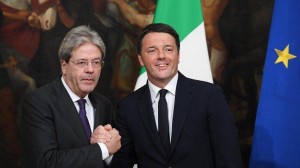 Ambiguità di Renzi col governo