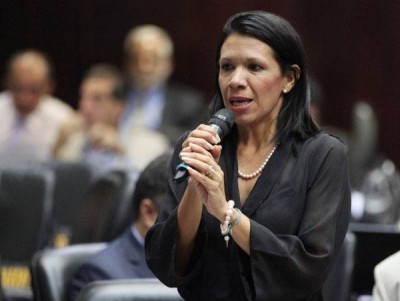 Casini: esprimo solidarietà alla deputata italo-venezuelana Mariela Magallanes  che si è rifugiata residenza dell&#039;Ambasciatore d&#039;Italia