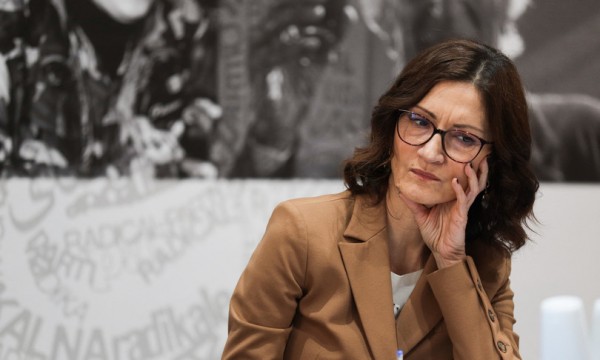Lo scontro tra Governo e Regioni sulle riaperture