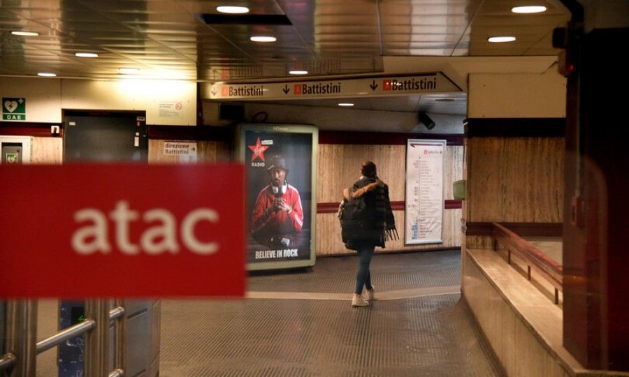 Stazione metro a Roma - Atac
