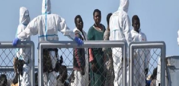 Migranti: presentata all&#039;Aia denuncia contro UE per crimini contro l&#039;umanità