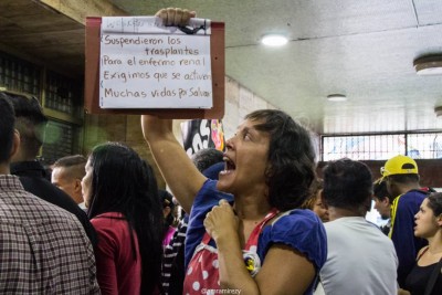 Condenados a morir, pacientes venezolanos ruegan por medicinas