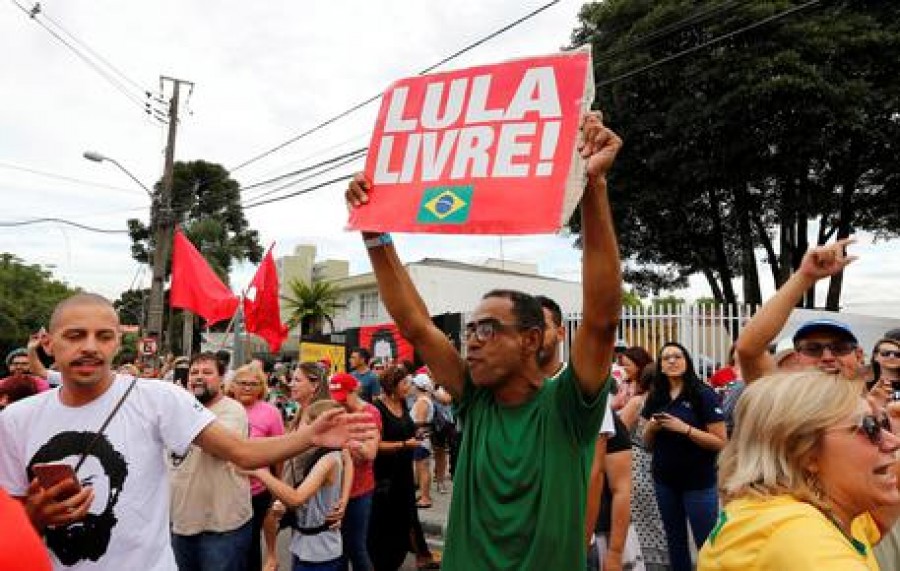 Brasile: Natale in cella per Lula