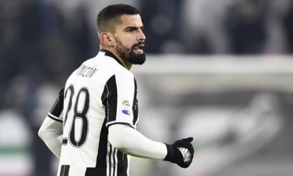 El venezolano Tomás Rincón realizó su histórico debut en la Juventus