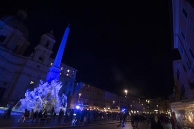 De Trevi a Piazza Navona, seis fuentes de Roma iluminadas de azul (