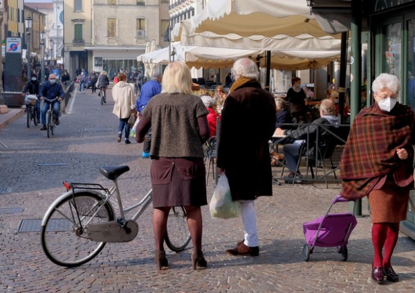 Coronavirus in Italia, forte crescita dei contagi 15.199, e altri 127 morti