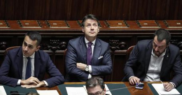 Governo: Dal Pd a FI, grandi manovre in attesa del voto in Senato