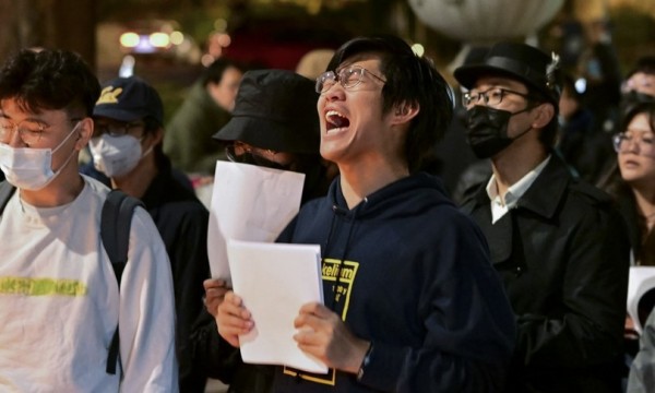 Le forze di sicurezza schierate a Pechino e Shanghai per sedare le proteste