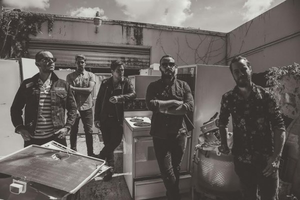 VINILOVERSUS estrena nuevo sencillo y video de Broken Cities