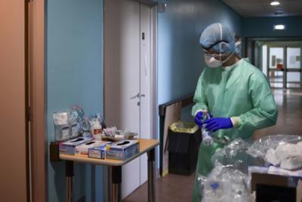 Coronavirus in Italia, aumentano ancora nuovi casi: 10 i morti