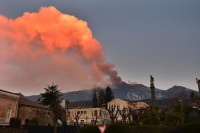 Cierran espacio aéreo en torno a Etna por erupción
