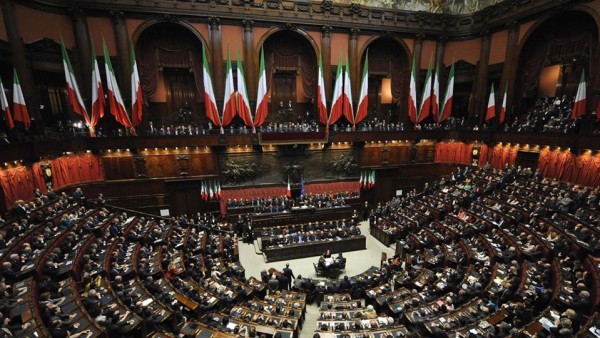Contro la riduzione del numero dei parlamentari, in nome del pluralismo e del conflitto. Perché ridurre il numero dei parlamentari è contro la democrazia.