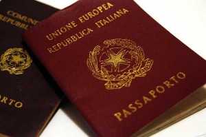 Passaporti, Consoli onorari e privacy. Novita per gli italiani all&#039;estero