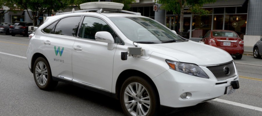 Google annulla i test delle auto a guida autonoma. Gli autisti si addormentavano