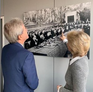 Una foto tratta dal profilo Instagram di Paolo Gentiloni mostra l&#039;incontro con la presidente eletta Ursula von der Leyen