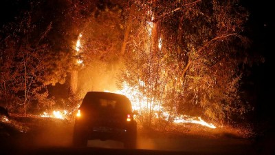 Chile pide ayuda a otros países para sofocar los peores incendios forestales en décadas