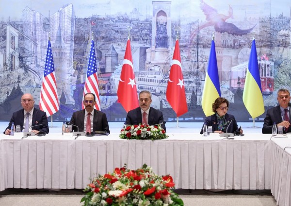 A Istanbul gli incontri trilaterali senza Putin e Zelensky