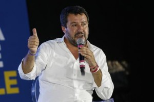 Crippa: &quot;Una ventina di M5S pronti a venire nella Lega&quot; Salvini: &#039;Presto sorprese con passaggi verso la Lega&#039;