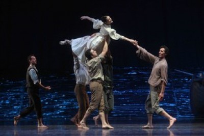 Carla Fracci, la &quot;etoile&quot; italiana de la danza clásica, festejará sus 80 años bailando en el Teatro de Nápoles.