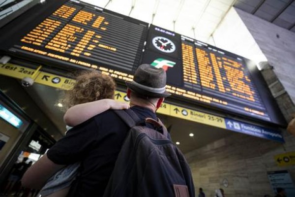 Italia incendio, caos ferroviario y pista anarquismo