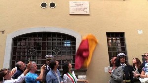 Trastevere, una targa per Lucio Dalla. A 5 anni dalla scomparsa Roma ricorda il cantautore