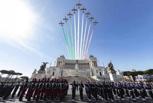 &quot;La fiesta de todos&quot;, mensaje de unidad de Conte Día de la República Italiana, celebración con un nuevo gobierno