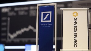 Rollercoaster Friday for Deutsche Bank on settlement fears and hopes