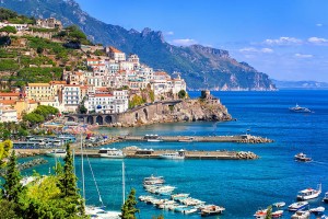 La Costa Amalfitana y sus pueblos: Amalfi, la primera y más grande  República Marinera