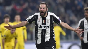 Juve wrap up top spot with Dinamo victory