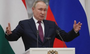 Putin: &quot;La Russia è una delle più potenti potenze nucleari&quot;