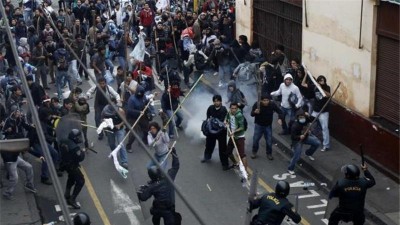 Perù: scontri fra studenti e polizia