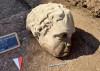 La testa marmorea emersa dagli scavi in via Alessandrina, a Roma