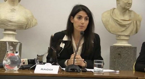 Roma - Al via SpazzaTour. Raggi  «insieme per una città più pulita»