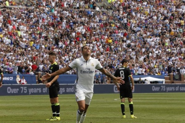 El Real Madrid firma su primera victoria de la pretemporada (3-2)