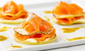 Milhojas de salmón Noruego ahumado con manzana