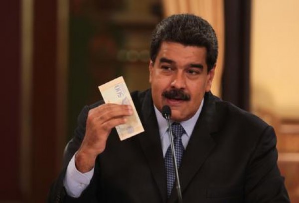Maduro aumenta il salario minimo di 35 volte : un rotolo di carta igienica ora costa 2,6 milioni