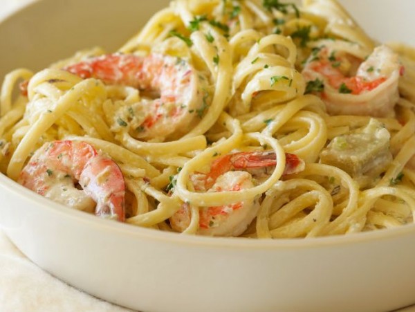 Pasta con camarones y salsa cremosa